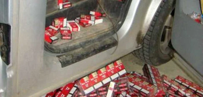 Suceava: 700 de pachete de ţigări confiscate în urma unui control rutier