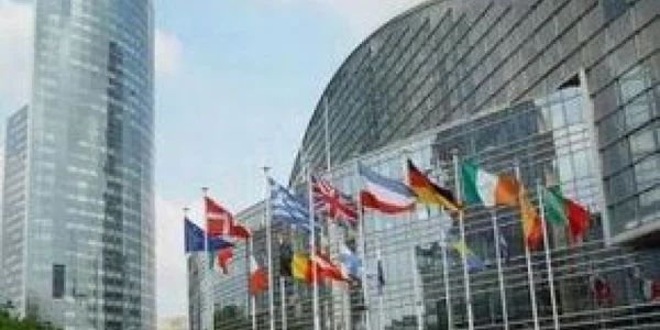 ING: Autorităţile îngreunează nejustificat acordarea fondurilor europene