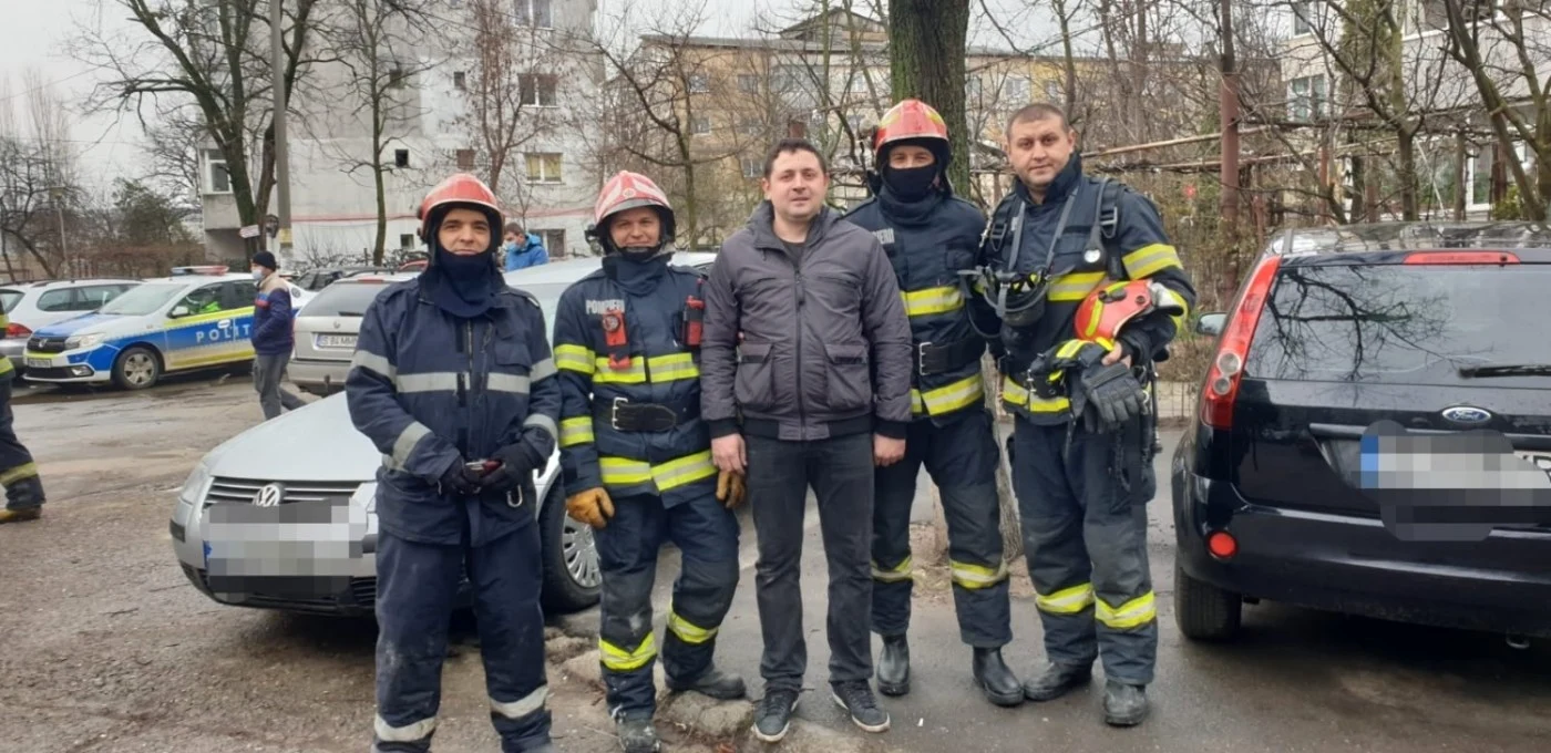 Cătălin Vieriu şi echipa de intervenţie / FOTO: ISU Iaşi