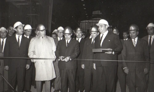 Nicolae Ceaușescu în vizită la Combinatul Siderurgic Galaţi (© „Fototeca online a comunismului românesc”,  cota: 401/1966)