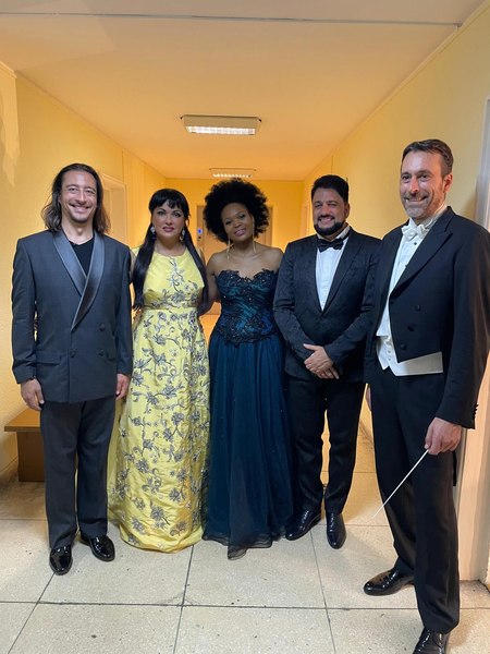 Anna Netrebko: O searã de glamour și stil la București. Soprana a schimbat 4 ținute în cele 90 de minute de concert
