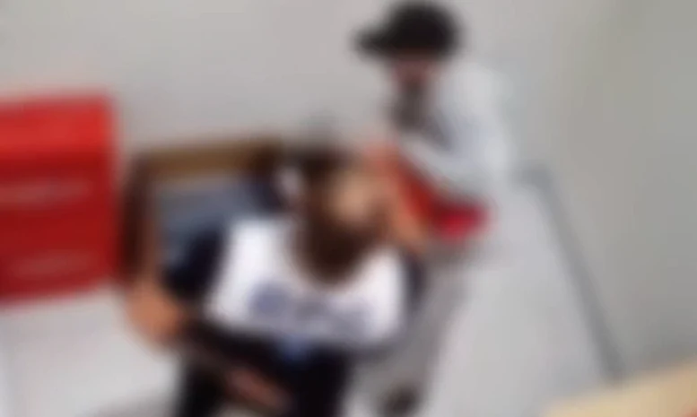 Un bărbat prins la furat în AFI Cotroceni a fost bătut de agentul de pază, care a fost reținut. Agresiunea a fost filmată