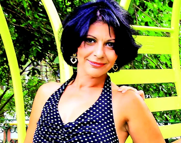 
    Elena Cârstea a intrat optimistă în operaţie ieri, la ora 18.00 (ora României)  