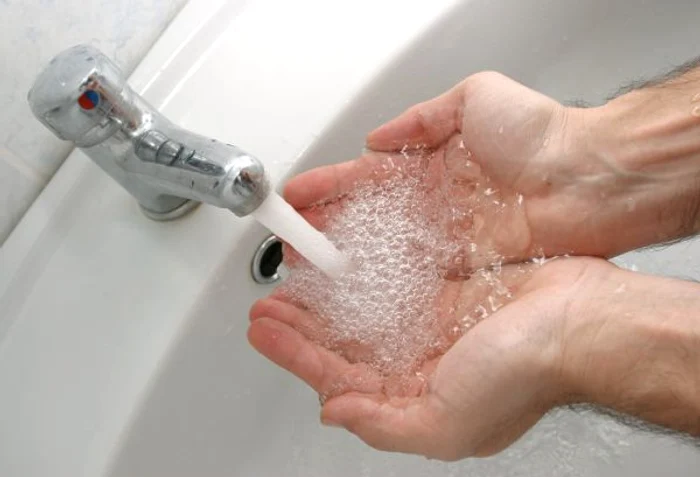 Un alt motiv pentru care ar trebui să vă feriți de clor când spălați este faptul că acesta îmbătrânește pielea.www.clicksanatate.ro