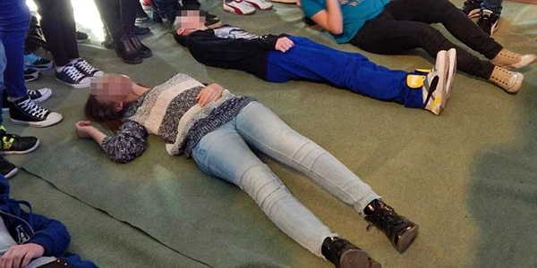 Sute de copii polonezi au fost exorcizati intr-o tabara religioasa FOTO Daily Mail