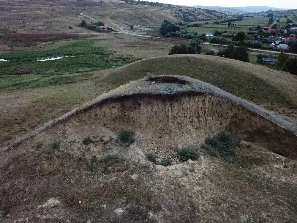 O movilă a fost excavată în proporție de 90% FOTO Asociația Culturală „Vasile Pârvan”