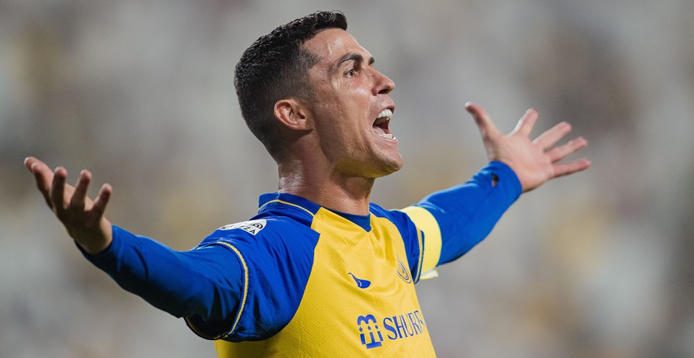 Ronaldo le-a „înnodat” picioarele lui Burcă și Tănase. A bătut un record care data de 68 de ani