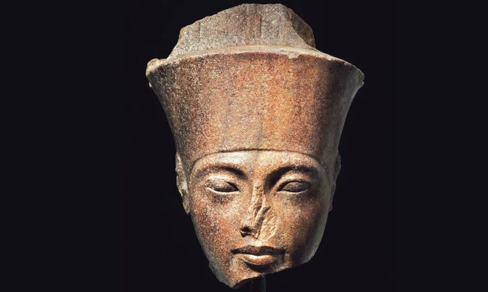 Un portret sculptat al faraonului Tutankhamon, vândut la licitație jpeg