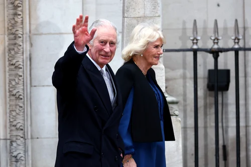Regele Charles a fost externat zilele trecute, iar Camilla i-a stat alături