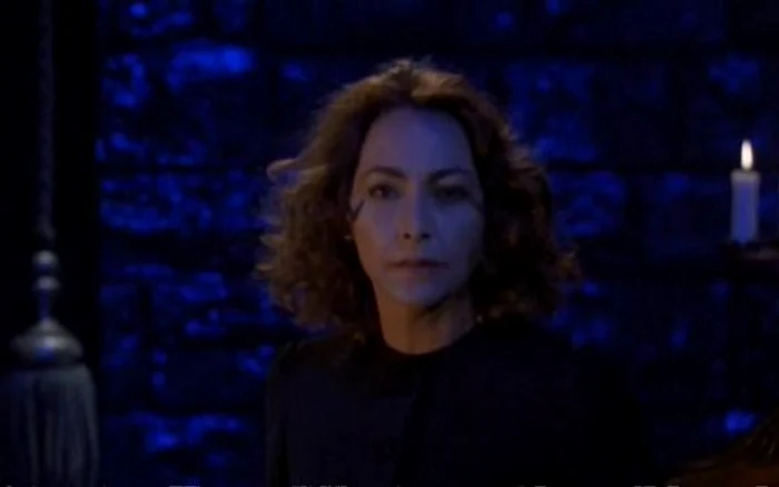 
    Veronica Lazăr  