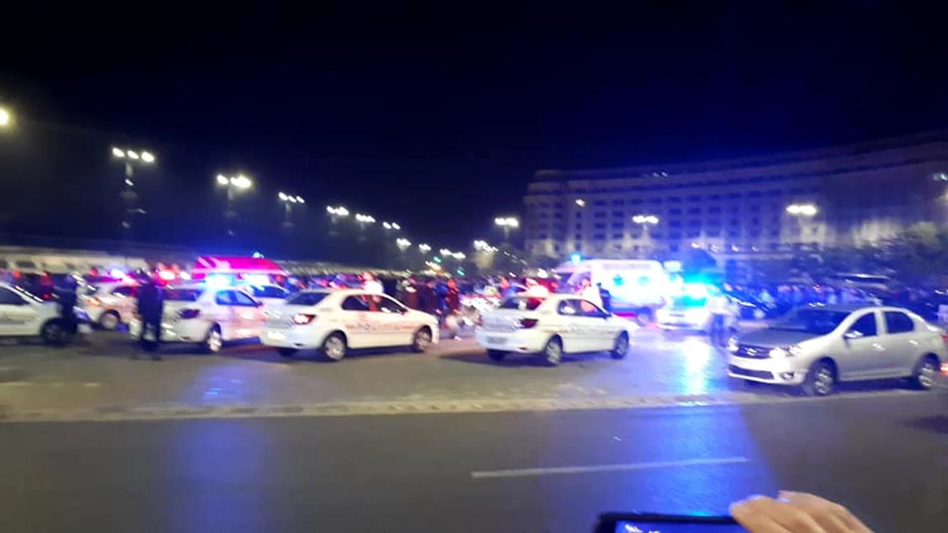Piața Constituției s-a transformatr într-o scenă de lupte