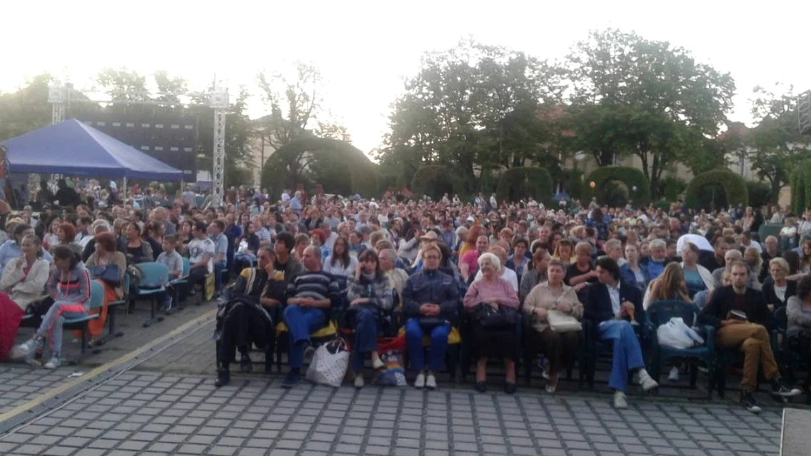 "Scripcarul pe acoperiş" în Parcul Rozelor