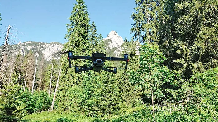 Drona, un dispozitiv foarte util în misiunile montane