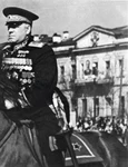 Gheorghi Jukov participă la o paradă a victoriei după cel de-al Doilea Război Mondial (© Mil.ru)