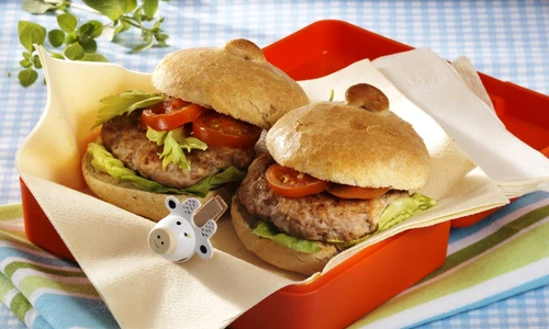 hamburger de vita cu sos de smantana jpeg