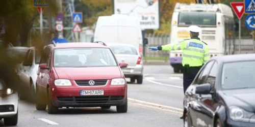 dumbravita-judetul timis- control carantina - politisti. foto inquam photos