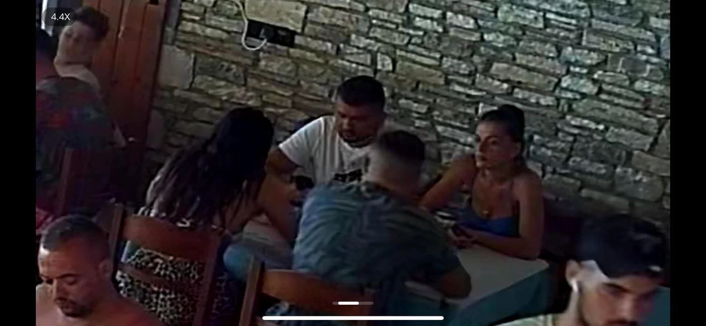 Poza românilor a fost postată pe Facebook FOTO: Beautiful Alice Restaurant in Aliki Thassos