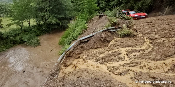 Inundatii pe valea Cernei Foto Daniel Guță (8) jpg