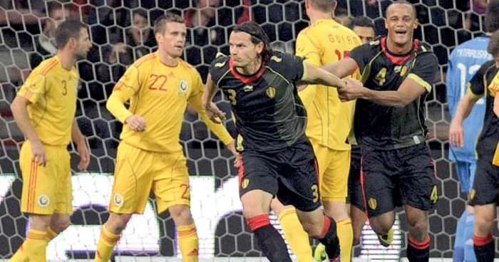 Van Buyten (nr. 3) a marcat primul gol de lângă Goian