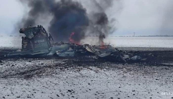 Avion de luptă rusesc distrus în Ucraina FOTO Ukrinform