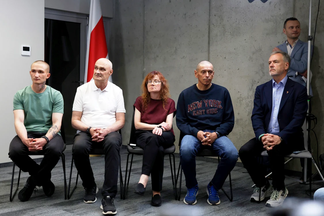 Disidenți belaruși eliberați în urma demersurilor negociatorului lui Donald Trump/FOTO:Profimedia