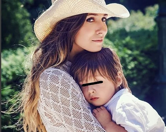 
    Băiețelul Danei Rogoz s-a îmbolnăvit în vacanță Foto Instagram  
