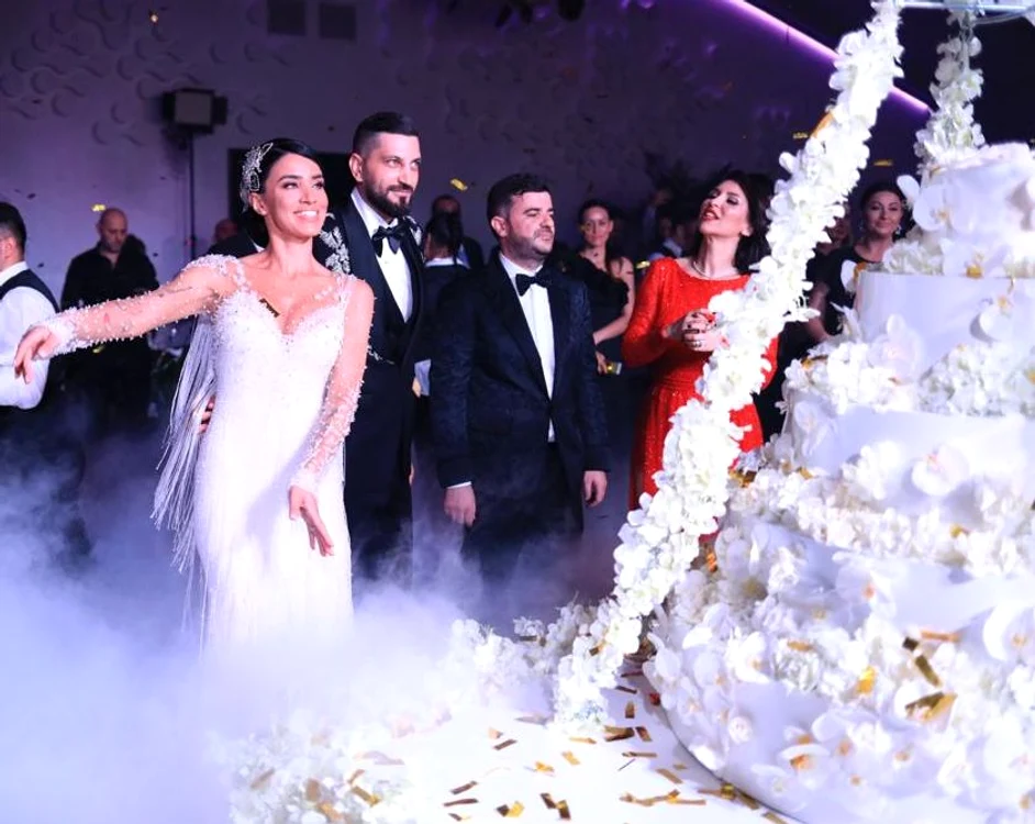 
    Tortul spectaculos al mirilor Adelina Pestriţu şi Virgil Şteblea Foto: arhivă personală  