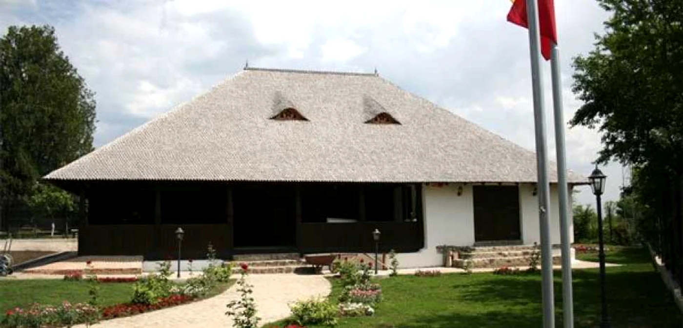 Crama a fost reconstruită de muzeografi şi mutată pe un teren donat de o familie din Valea Călugărească