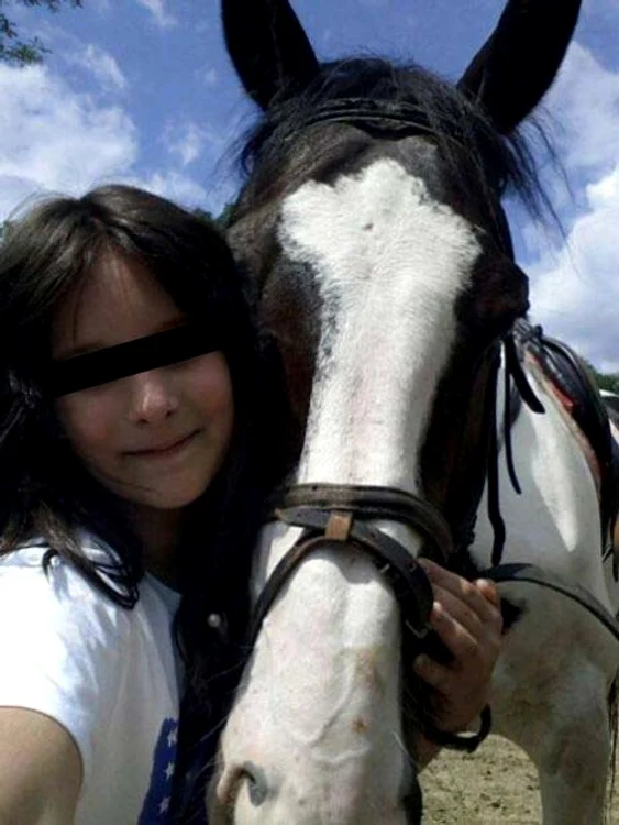 Andreea Berecleanu şi copiii ei, Eva şi Petru (Foto: arhiva personală)