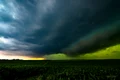 Cerul a capatat o nuanta de verde în timpul unei furtuni din sua Foto Twitter Alex Resel