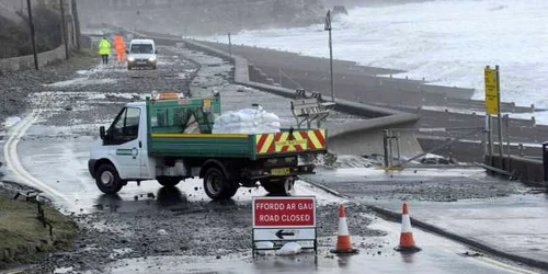 Drum afectat de inundatii in Tara Galilor FOTO Reuters