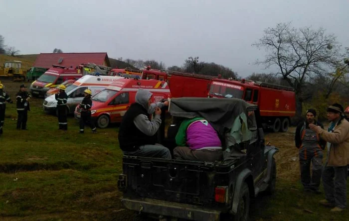 Mai multe ambulanţe s-au deplasat la faţa loculuiFoto: Turnul Sfatului