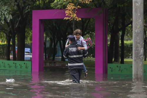 Inundaţii Bucureşti FOTO Inquam Photos Liviu Florin Albei