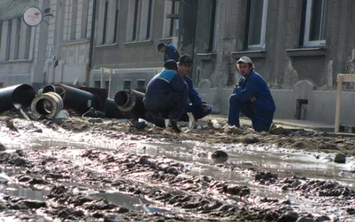 Încep lucrările la rețeaua de apă și canalizare