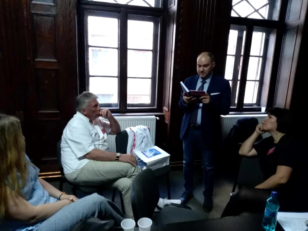 Lectură cu Marius Crișan FOTO arhivă personală