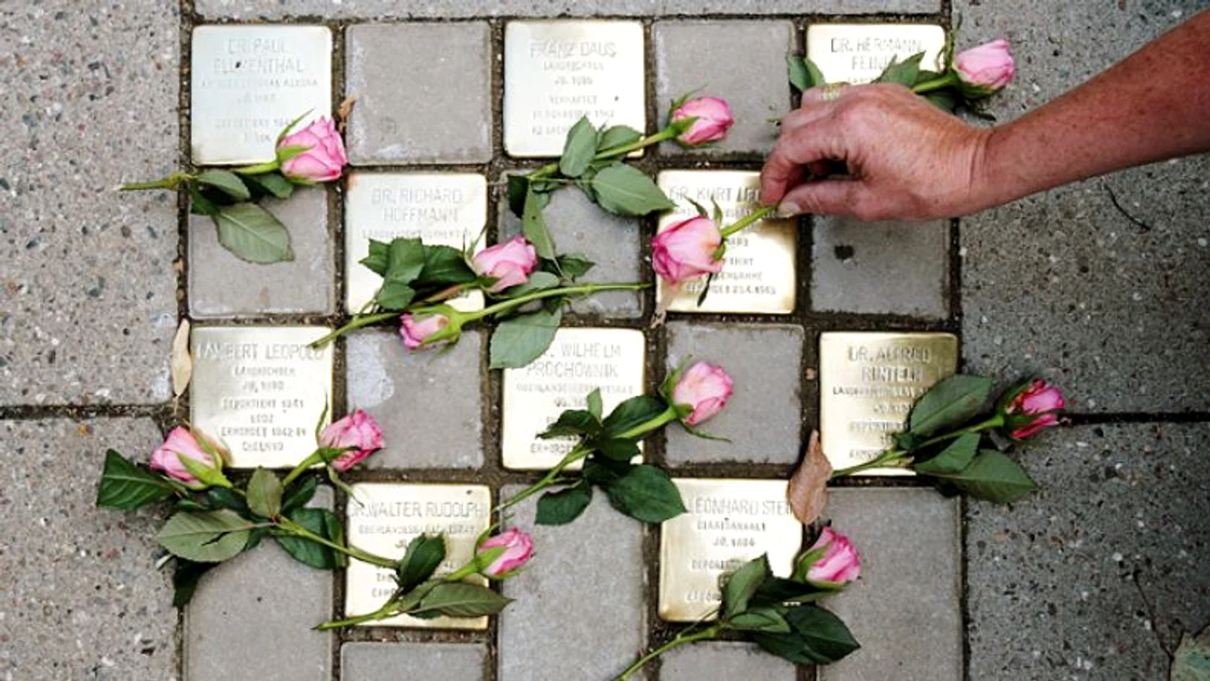 FOTO dpa/Sebastian Widmann - Stolpersteine