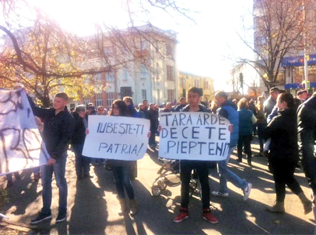 
    Bogdan, 43 de ani, a sărbătorit în stil românesc Ziua NaţionalăFoto: Florin Şuler   