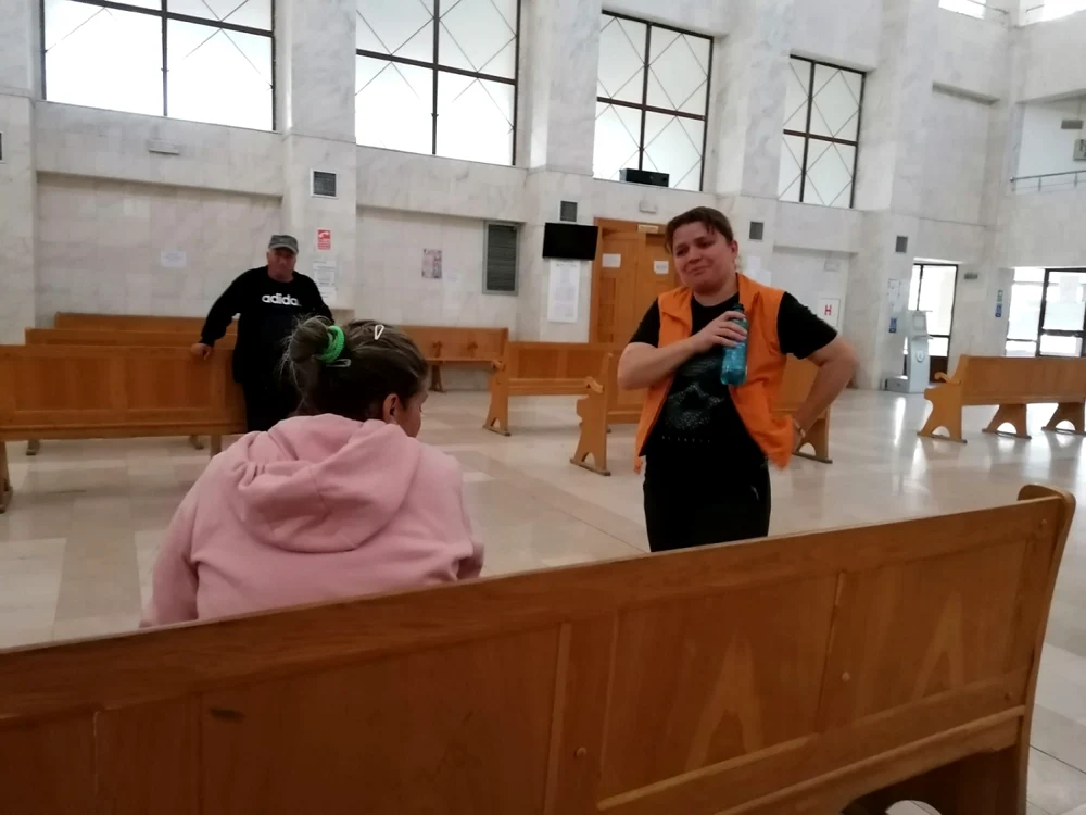 Rudele victimelor criminalului din Caracal, Gheorghe Dincă, evacuate din sala de judecată Foto Alina Mitran