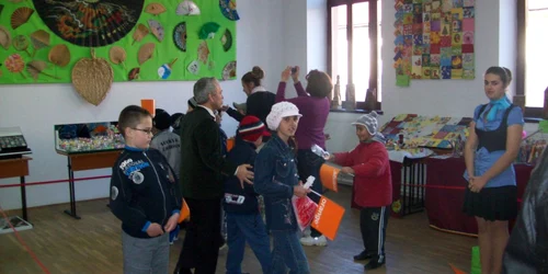 Curioşii pot admira o impresionantă colecţie