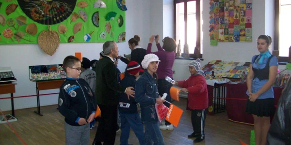 Curioşii pot admira o impresionantă colecţie