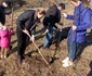 Plantare copaci 1 FOTO Fundatia Grande Gloria jpg