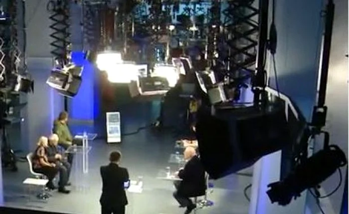 
    Imagini filmate de regizorul Florin Iepan în momentul în care Realitatea TV s-a scindat  
