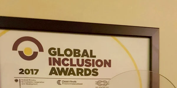 premiu pentru romania pentru educatie financiara la global inclusion awards 