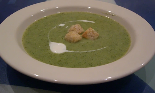supa crema de broccoli cu smantana si parmezan jpeg