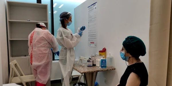 Centrul de vaccinare de la Iulius Mall din Timişoara