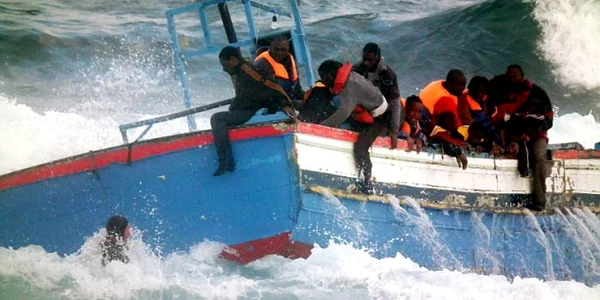 Migranti salvati in Marea Mediterana FOTO AFP/Getty Images via Daily Mail