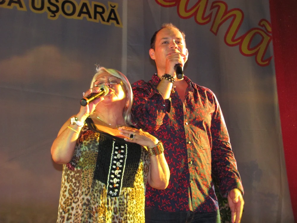 Mirabela Dauer şi Raoul au ridicat publicul alexăndrean în picioare foto: Claudiu Dumitrache