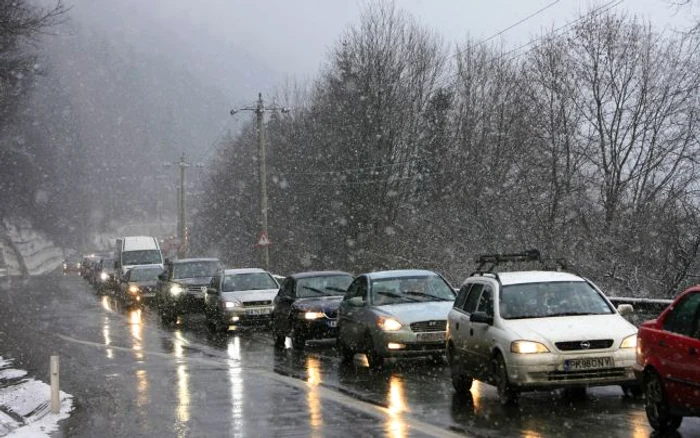 Traficul de pe Valea Prahovei a devenit un coşmar, înainte de Revelion Foto: arhivă