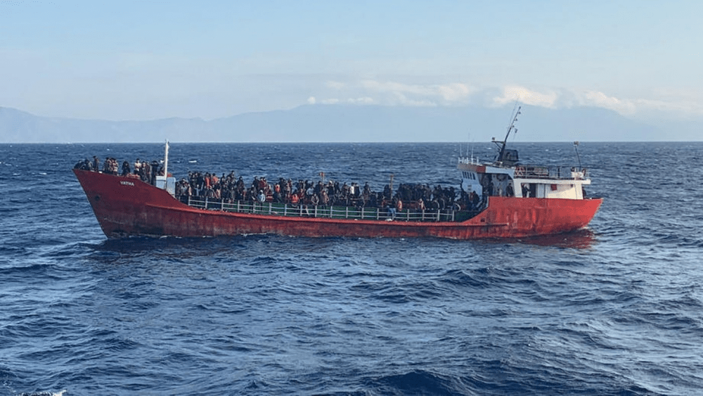 Franța va primi vasul cu migranți Ocean Viking, însă ia măsuri contra Italiei