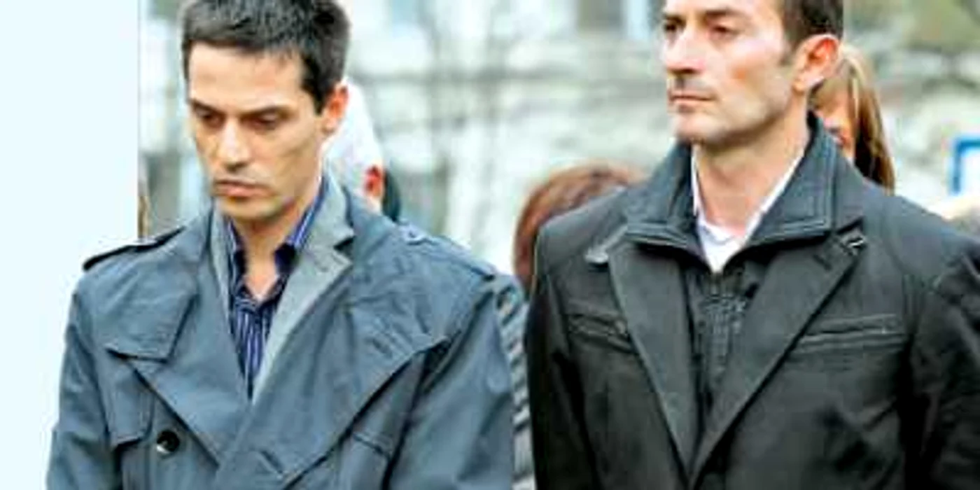 Alexandru Mazăre (stânga) a încercat să-i dea o mână de ajutor în justiţie fratelui său Radu